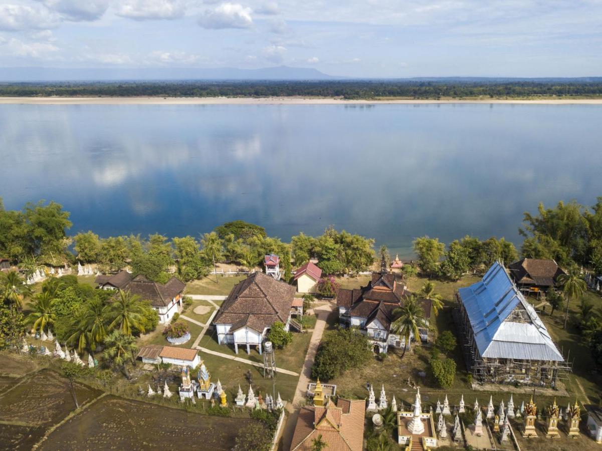 La Folie Lodge Тямпасак Экстерьер фото